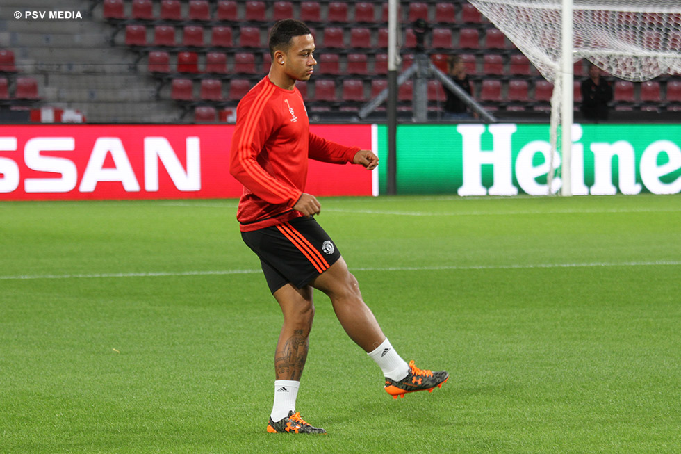 Depay under top armour boots